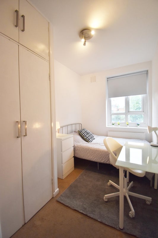 Room Crossford Street in Greater London