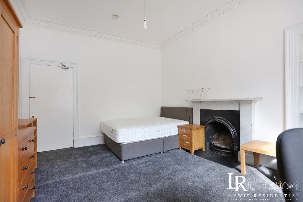 Room South Clerk Street in City of Edinburgh