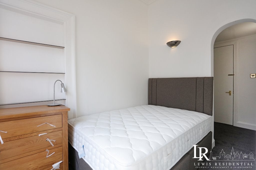 Room South Clerk Street in City of Edinburgh
