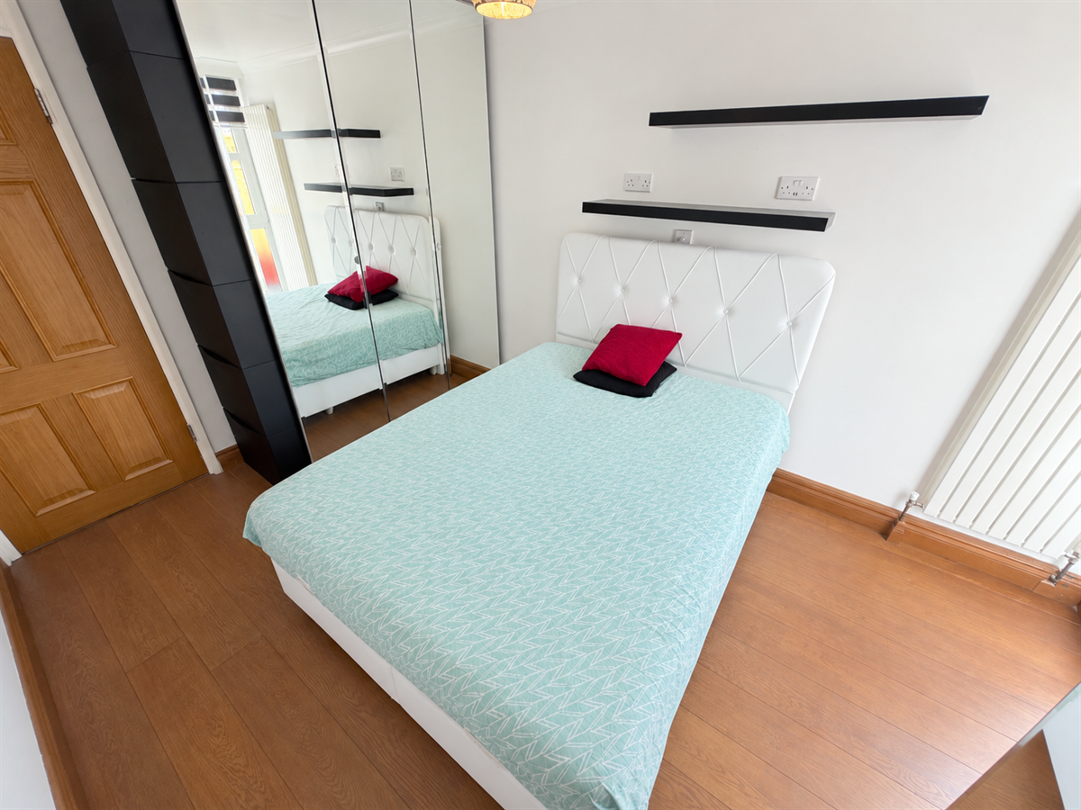 Flat Leabank View in Greater London