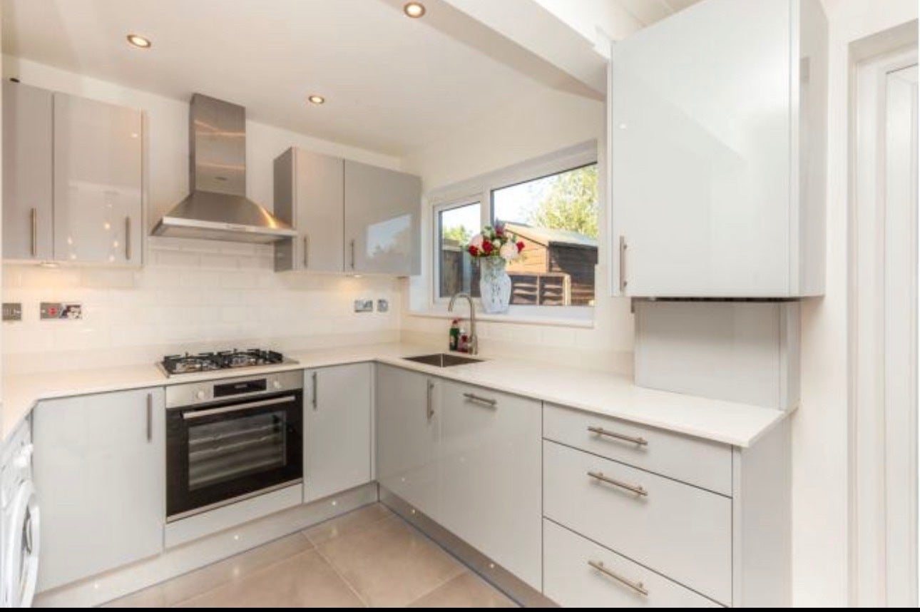Room Oakdene Road in Watford