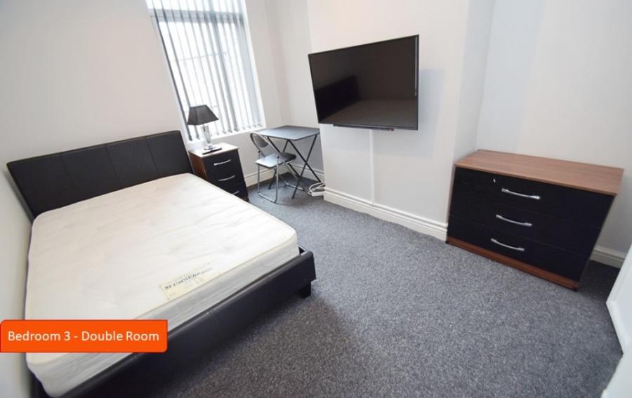 Room Darnley Street in Stoke-on-Trent