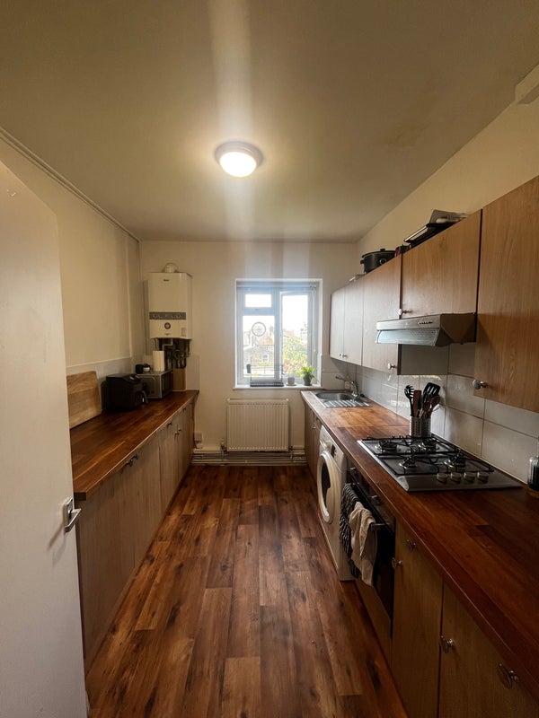 Room Balham Hill in Greater London
