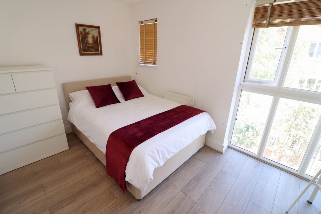 Room Globe Road in Greater London
