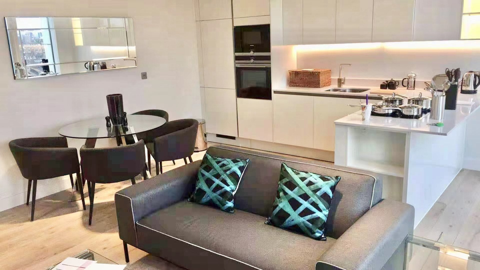 Flat Union Street in Greater London