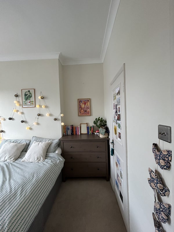 Room Atherton Street in Greater London