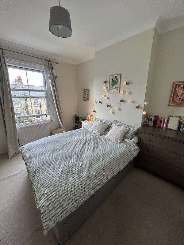 Room Atherton Street in Greater London