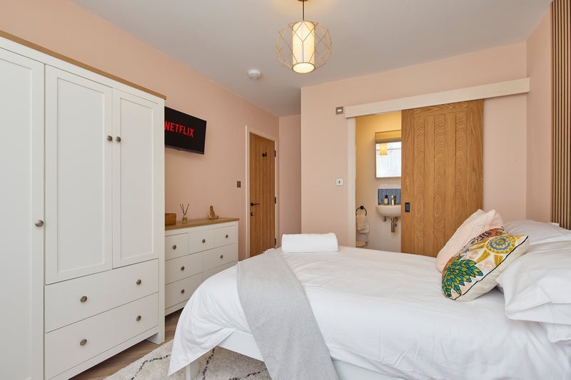 Room Barrington Road in Metropolitan Borough of Solihull