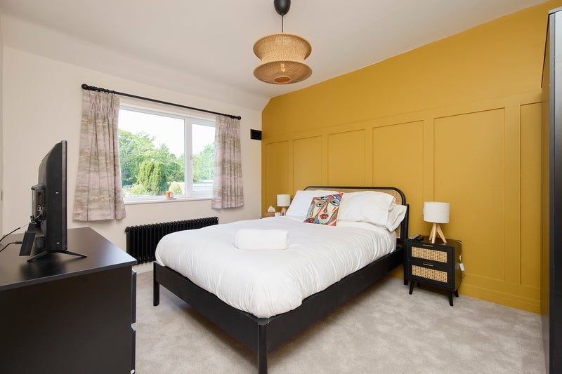 Room Barrington Road in Metropolitan Borough of Solihull