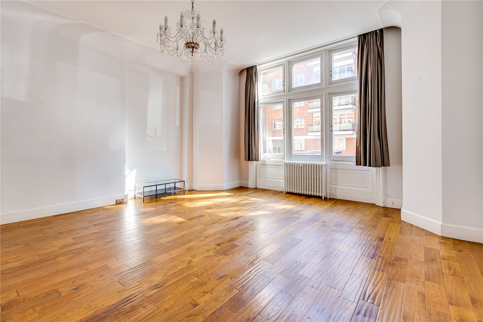 Flat Palace Court in City of Westminster