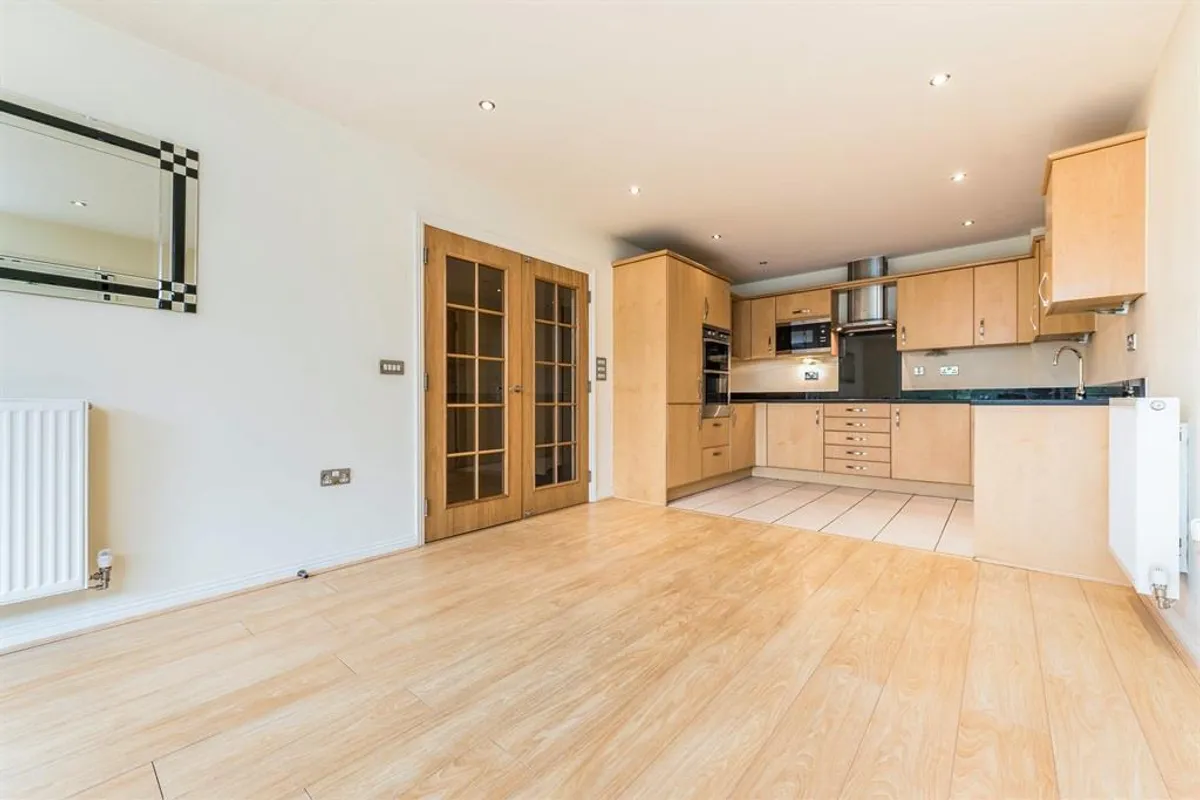 Flat Marlow Road in Maidenhead