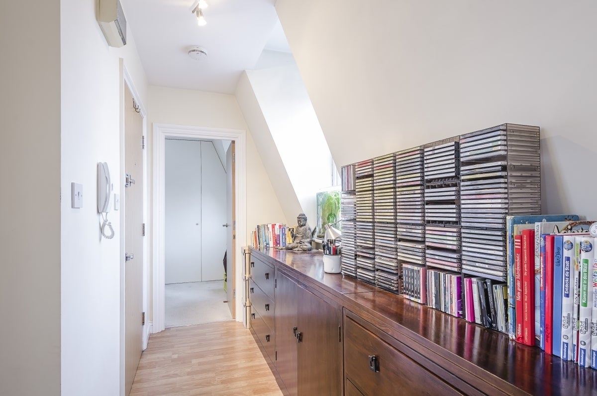 Flat Penrose Mews in Greater London