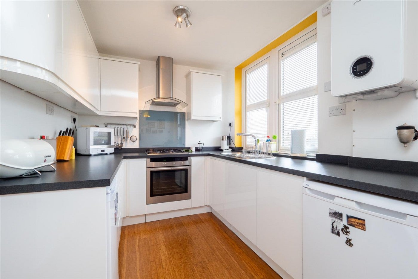 Flat Nettlecombe Close in Greater London