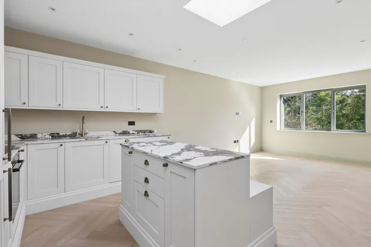 Flat Copsem Lane in Elmbridge