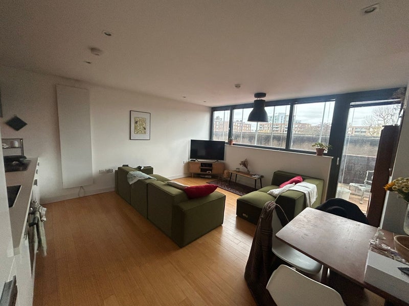 Room Acton Mews in Greater London