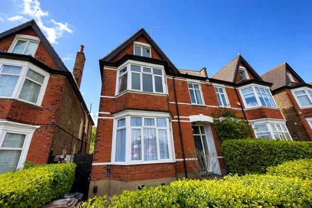 Flat Coopers Lane in Greater London