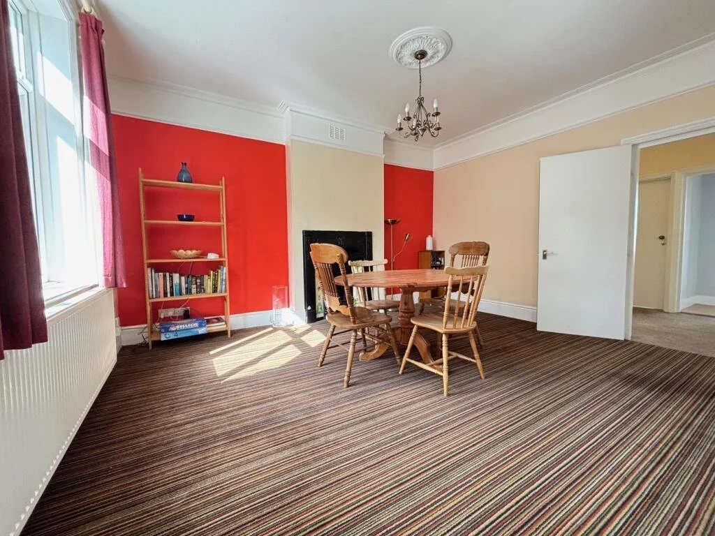 Flat Coopers Lane in Greater London