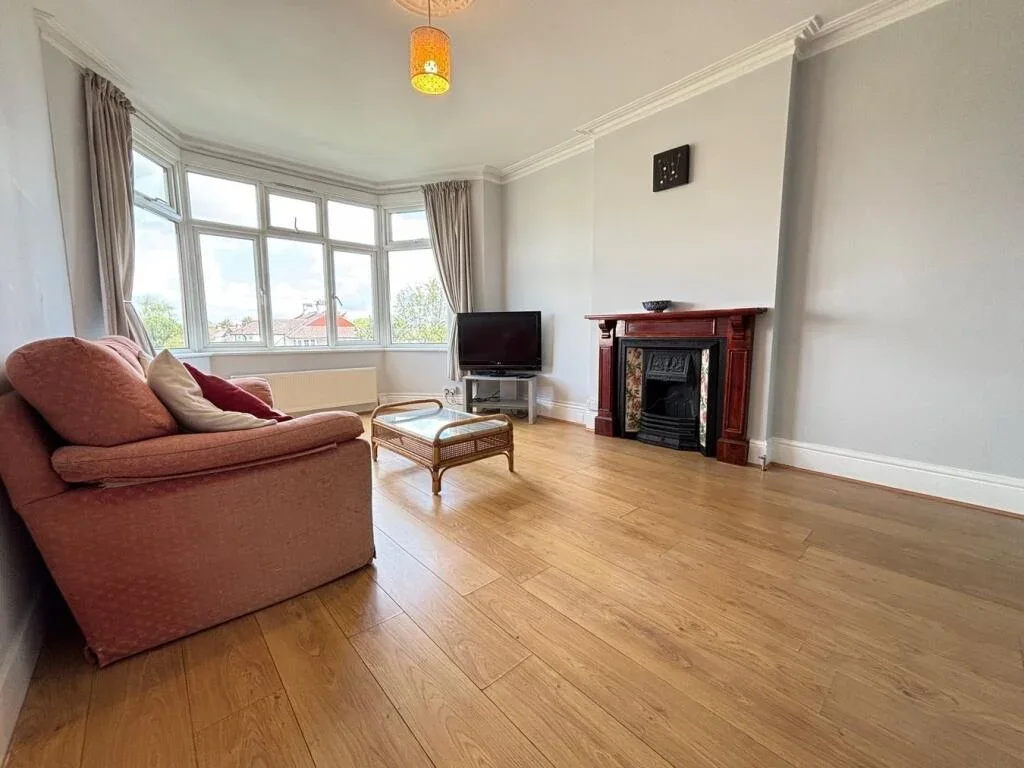 Flat Coopers Lane in Greater London
