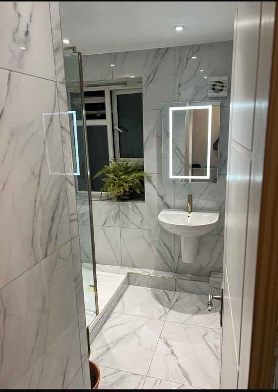 Room Charters Close in Greater London