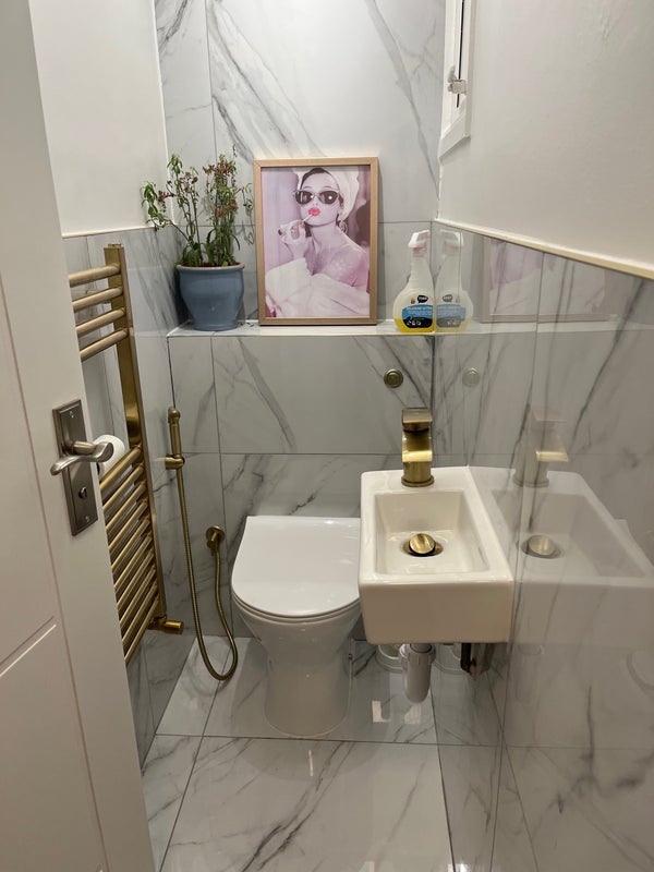Room Charters Close in Greater London