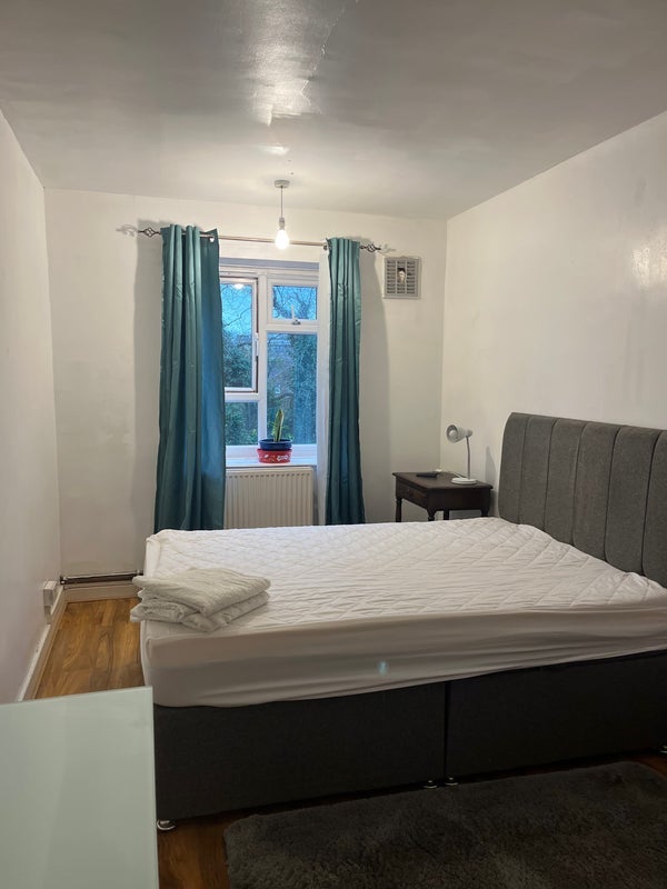 Room Charters Close in Greater London