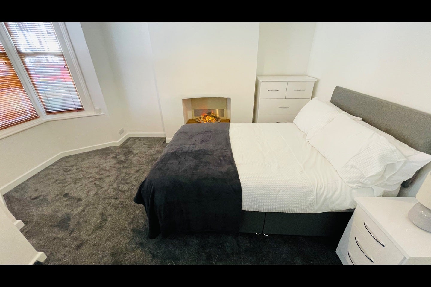 Room Queens Walk in Peterborough