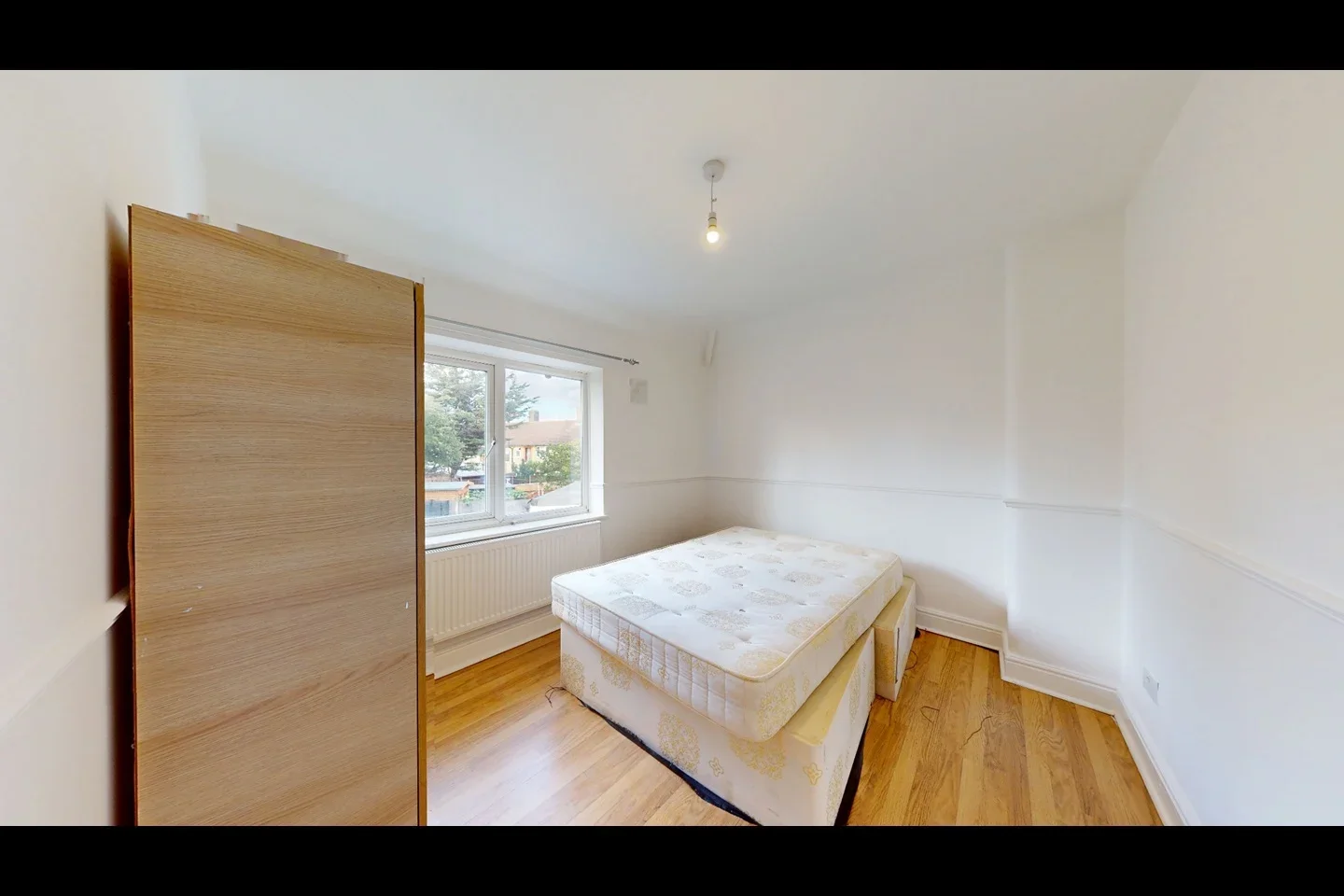House Clementhorpe Road in Greater London