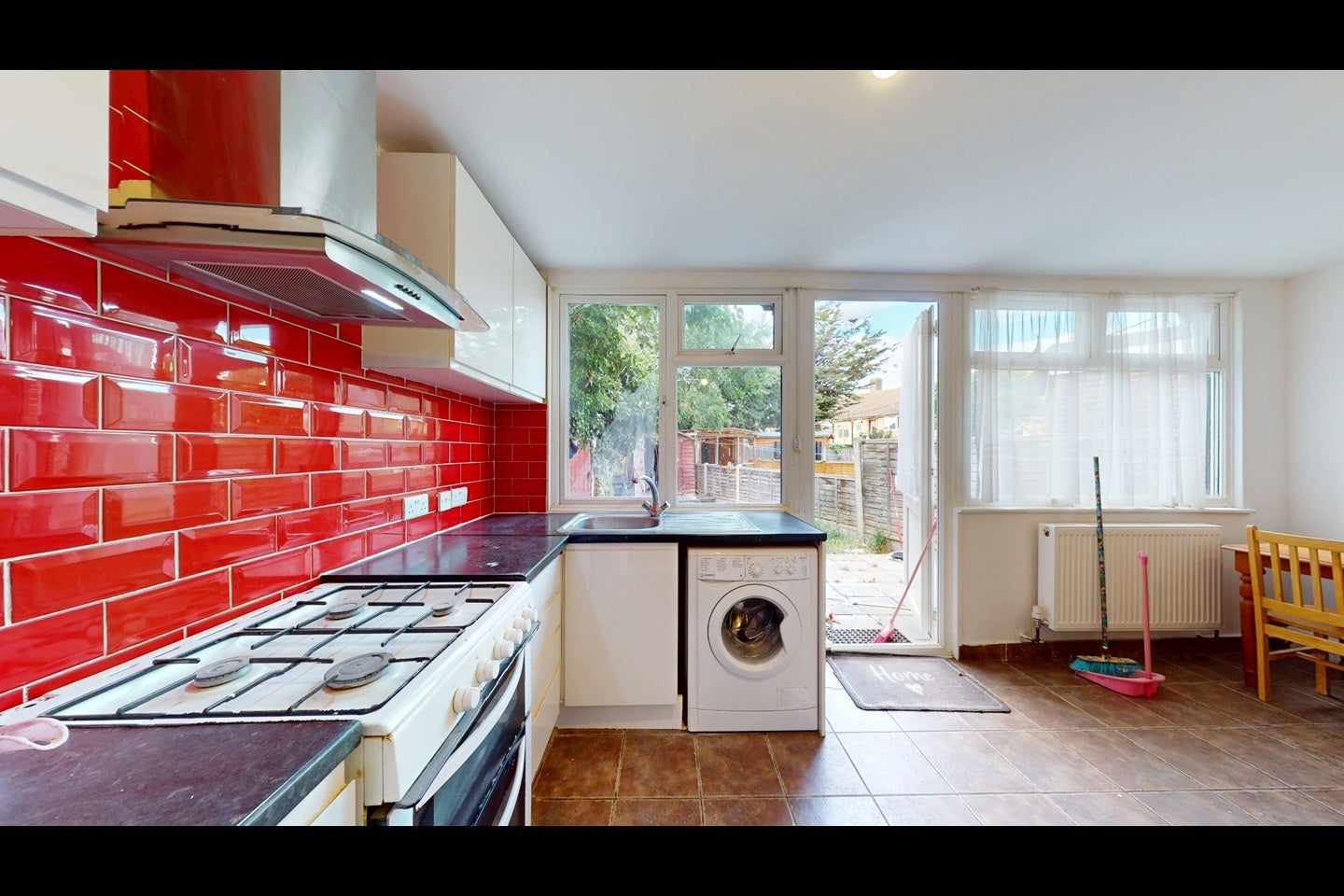 House Clementhorpe Road in Greater London