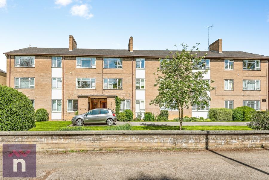 Flat Lansdown Road in Cheltenham