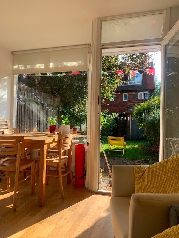 Room Alberta Street in Greater London