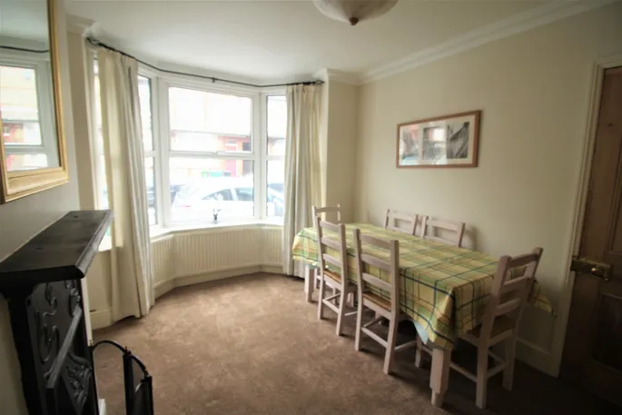 Flat Brixton Road in Watford