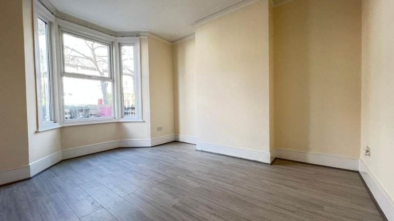 Room Birkbeck Road in Greater London