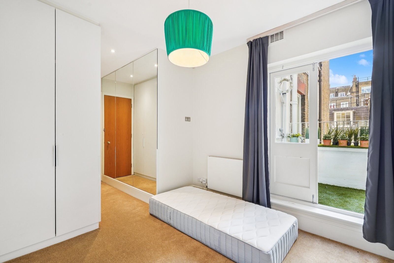 Flat Cadogan Square in Greater London