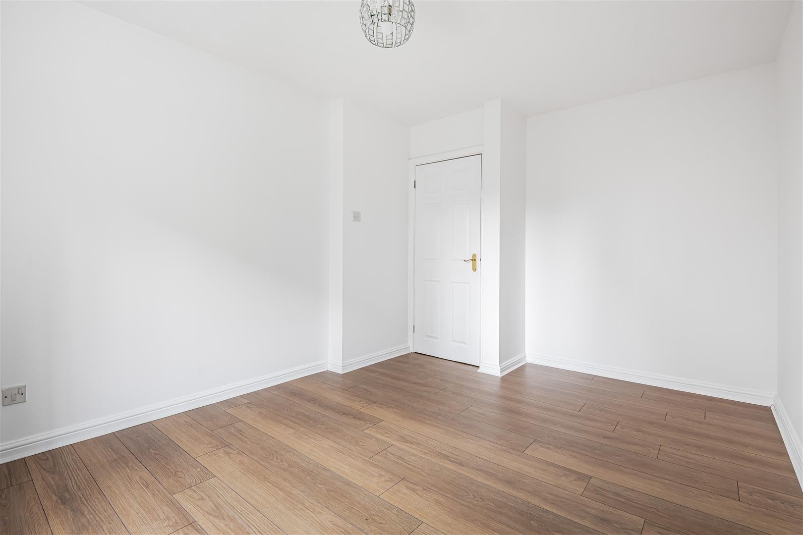 Flat Queen Elizabeth Road in Greater London