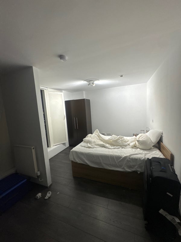 Flat Middlesex Street in City of London