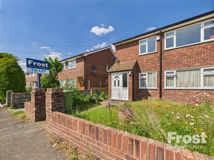 House Reedsfield Road in Borough of Spelthorne