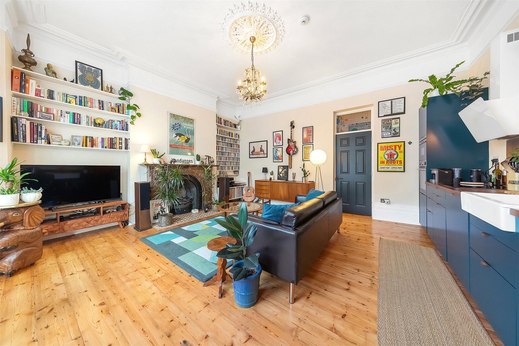 Flat Josephine Avenue in Greater London