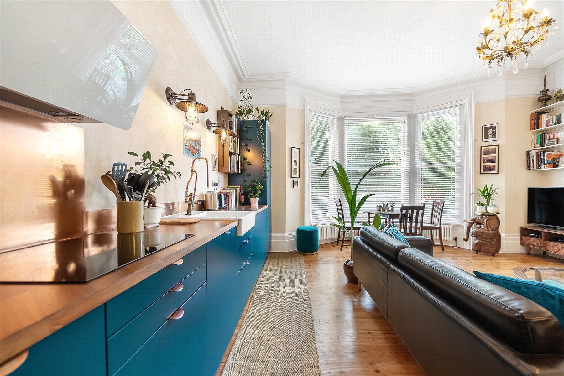 Flat Josephine Avenue in Greater London