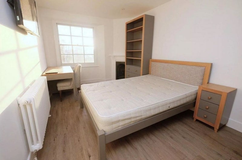 Room Queen's Road in Bristol