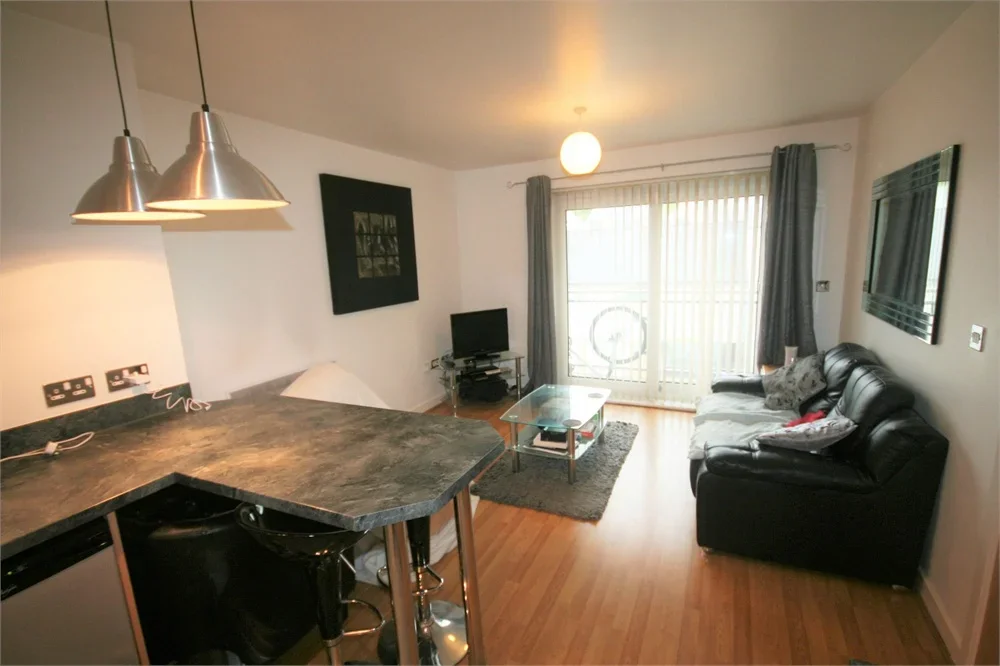 Flat Phoebe Road in Swansea