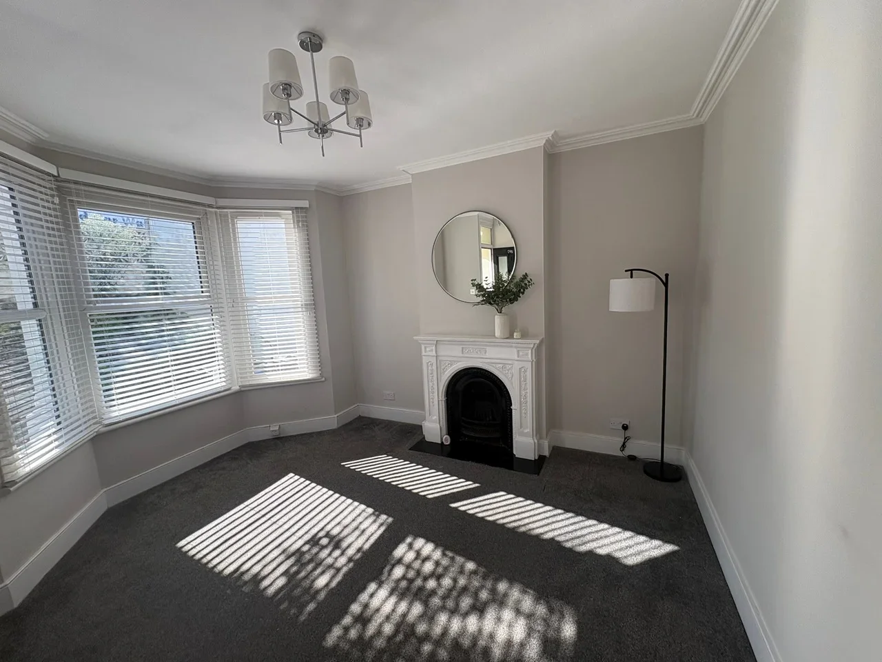 House Whitehorse Road in Greater London