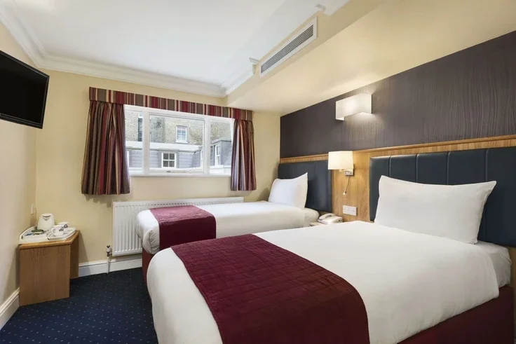 Flat Sussex Gardens in City of Westminster
