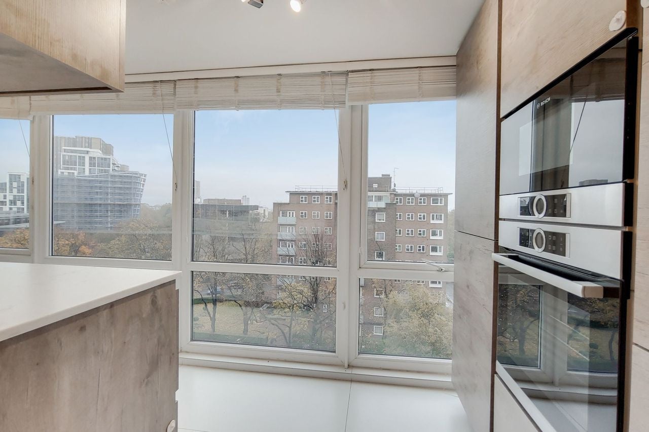 Flat Boydell Court in Greater London
