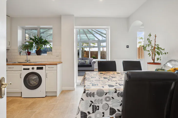 House Riverview Gardens in Elmbridge