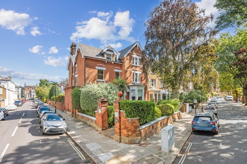 Room Lancaster Grove in Greater London