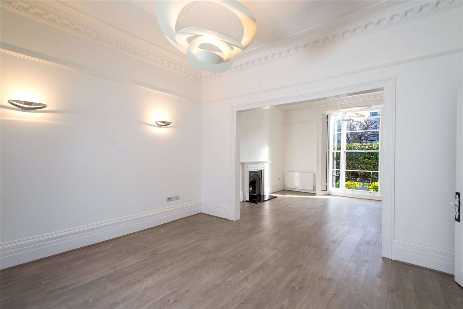 Flat Blenheim Road in City of Westminster