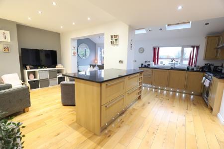 Room Underwood Road in Newcastle-under-Lyme