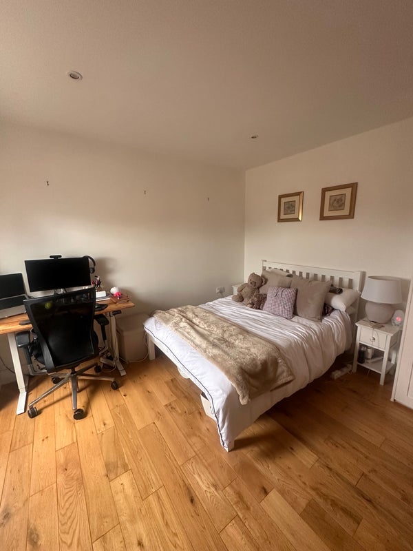 Room Osward Road in Greater London