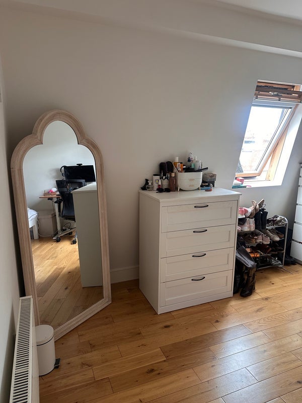 Room Osward Road in Greater London