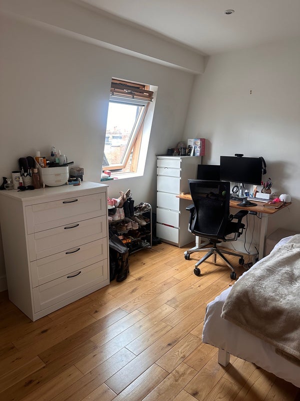 Room Osward Road in Greater London